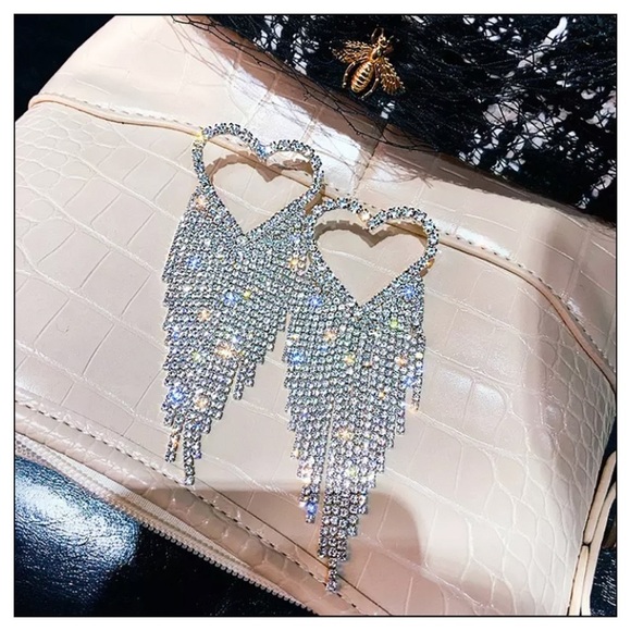 NEW Silver Crystal Rhinestone Tasseled Heart Statement Earrings - Picture 5 of 5